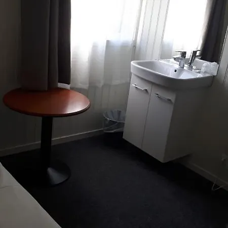 Lunde Turiststasjon * Skei (Sogn og Fjordane)