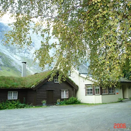 Lunde Turiststasjon * Skei (Sogn og Fjordane)