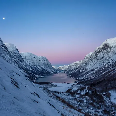 Lunde Turiststasjon