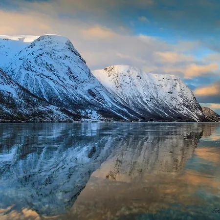 Lunde Turiststasjon Skei (Sogn og Fjordane)