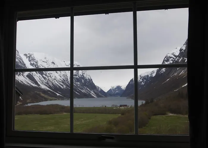 Lunde Turiststasjon * Skei (Sogn og Fjordane)