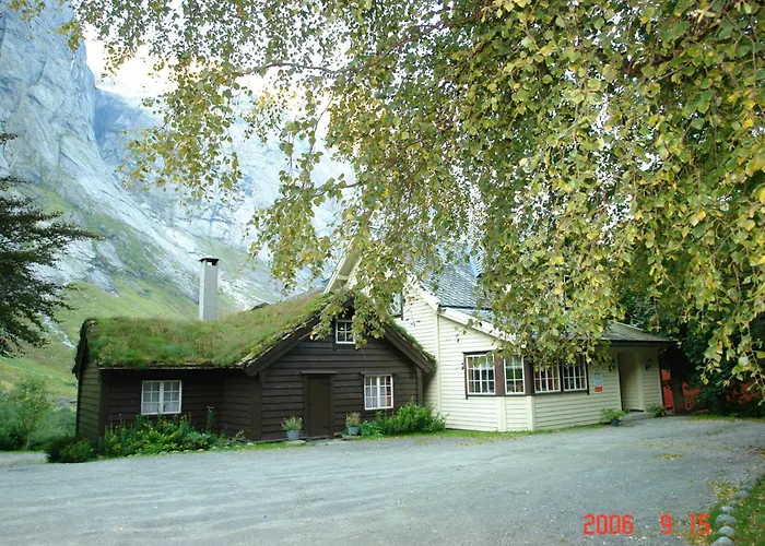 Lunde Turiststasjon * Skei (Sogn og Fjordane)